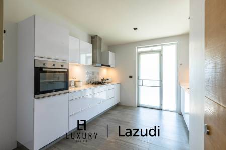 1,796 metro cuadrado 7 ` 7 Baño Villa de Venta