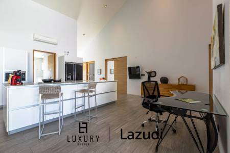 1,796 metro cuadrado 7 ` 7 Baño Villa de Venta