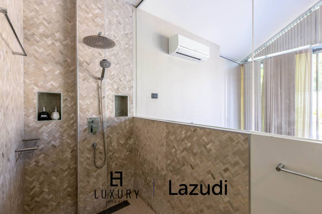 1,796 metro cuadrado 7 ` 7 Baño Villa de Venta