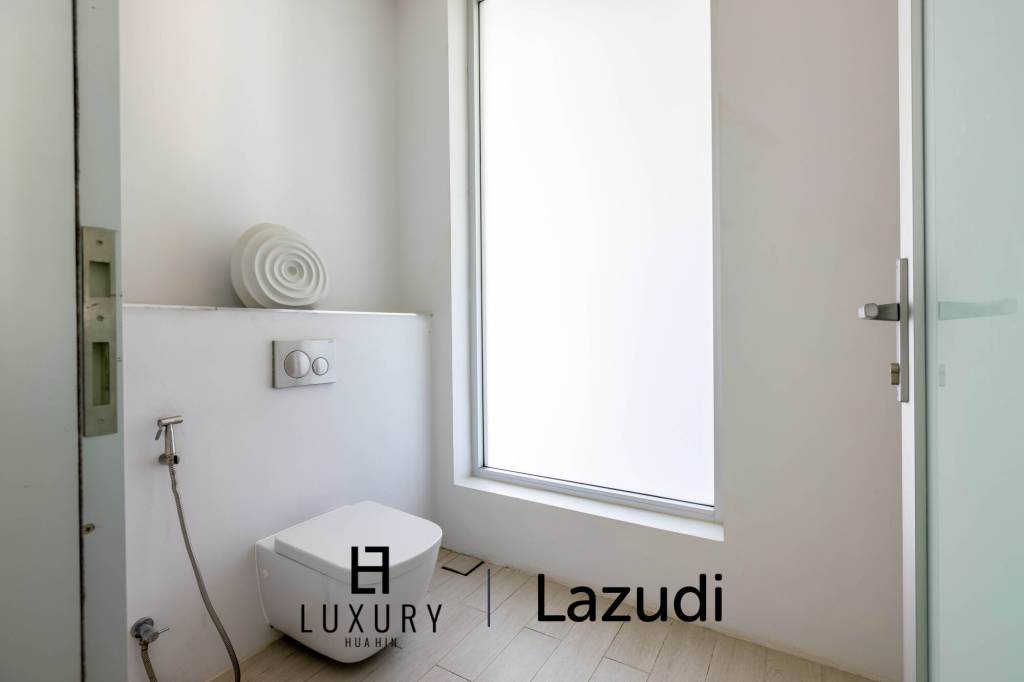 1,796 metro cuadrado 7 ` 7 Baño Villa de Venta
