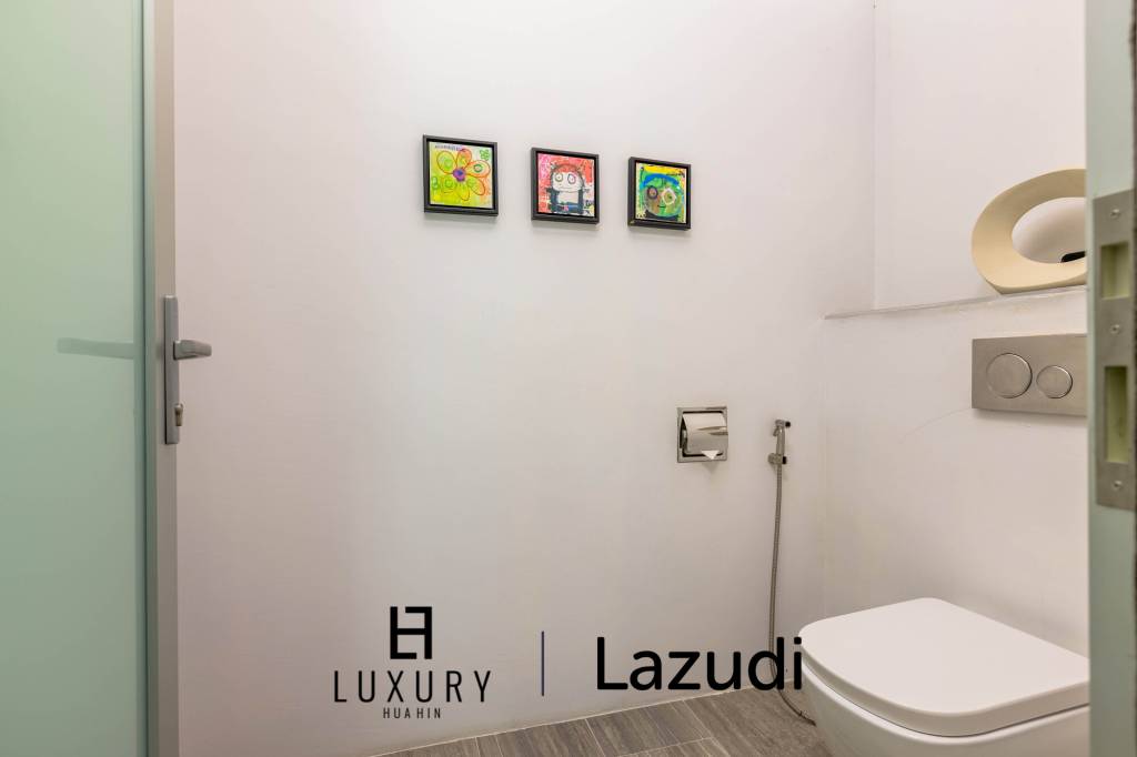 1,796 metro cuadrado 7 ` 7 Baño Villa de Venta