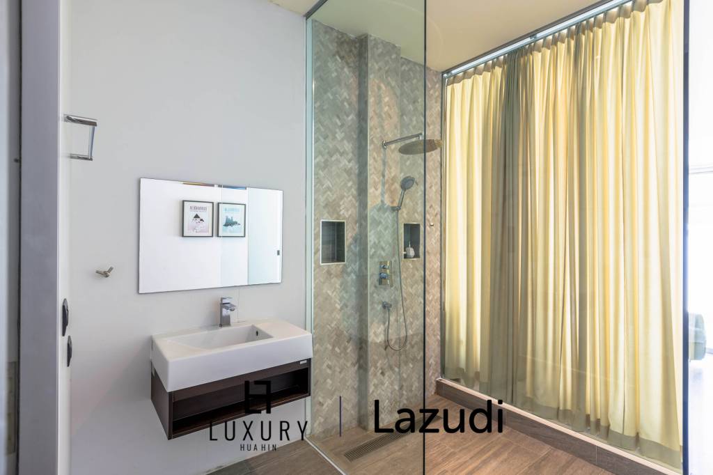 1,796 metro cuadrado 7 ` 7 Baño Villa de Venta