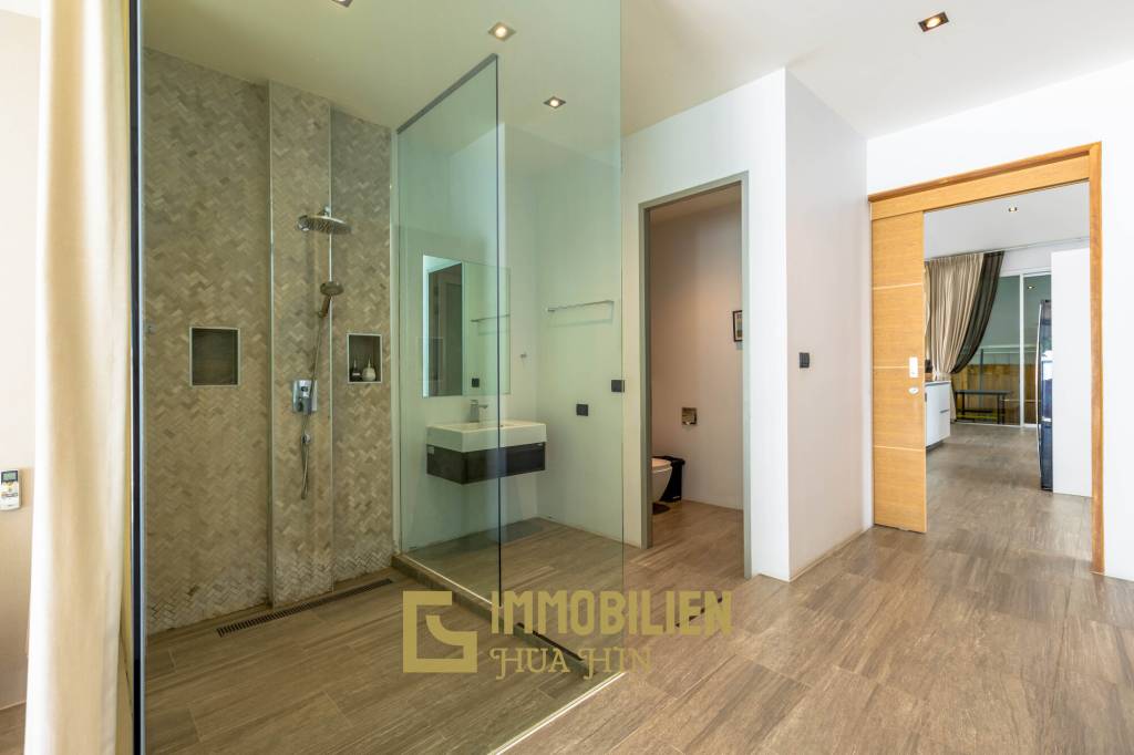 1,796 qm 7 Bett 7 Bad Villa Für Verkauf