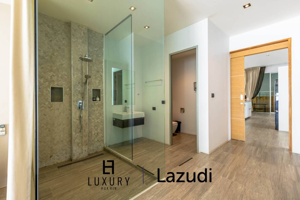 1,796 metro cuadrado 7 ` 7 Baño Villa de Venta