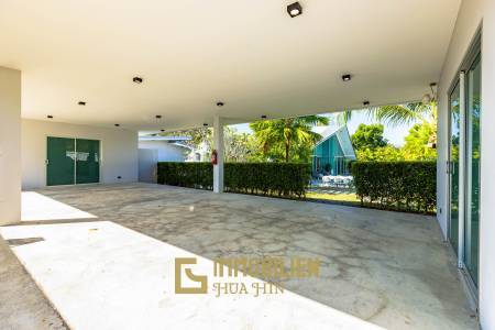 1,796 qm 7 Bett 7 Bad Villa Für Verkauf