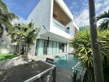 Modern Two-Storey Pool Villa with Private Garden for Rent near IKEA Phuket