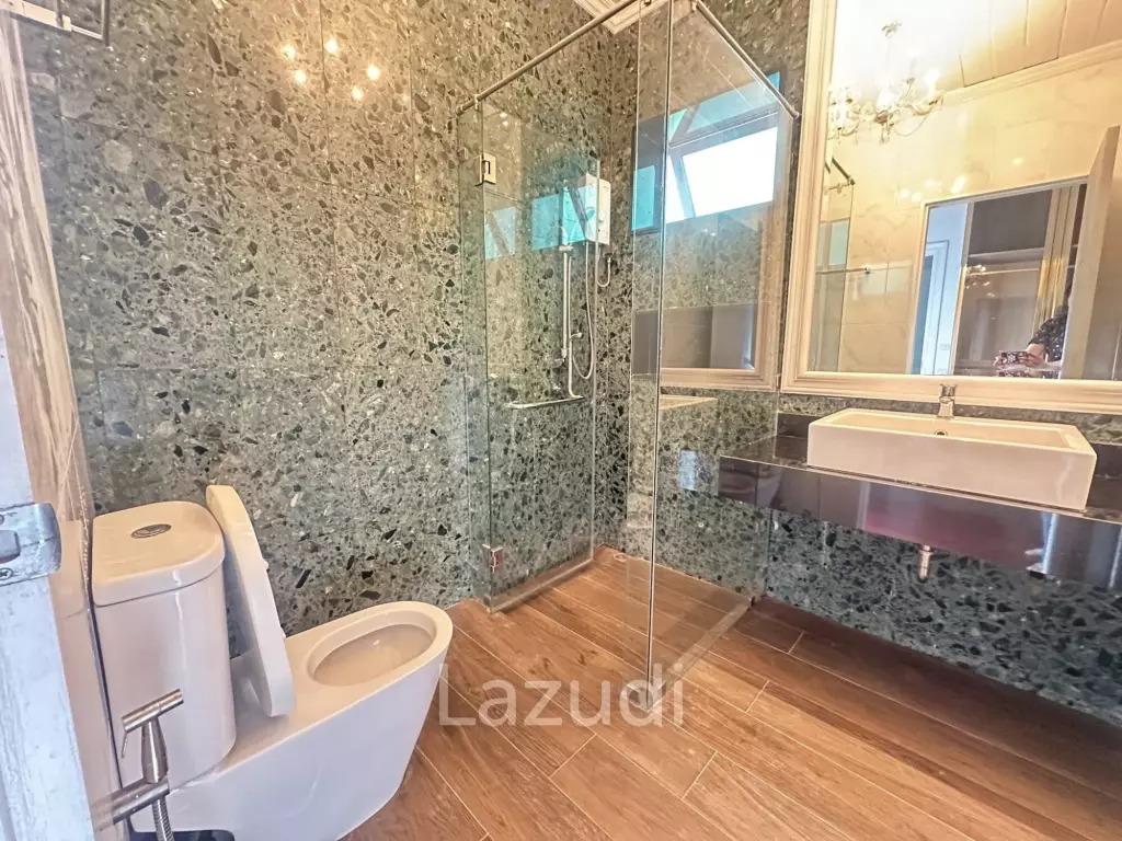 Modern Two-Storey Pool Villa with Private Garden for Rent near IKEA Phuket