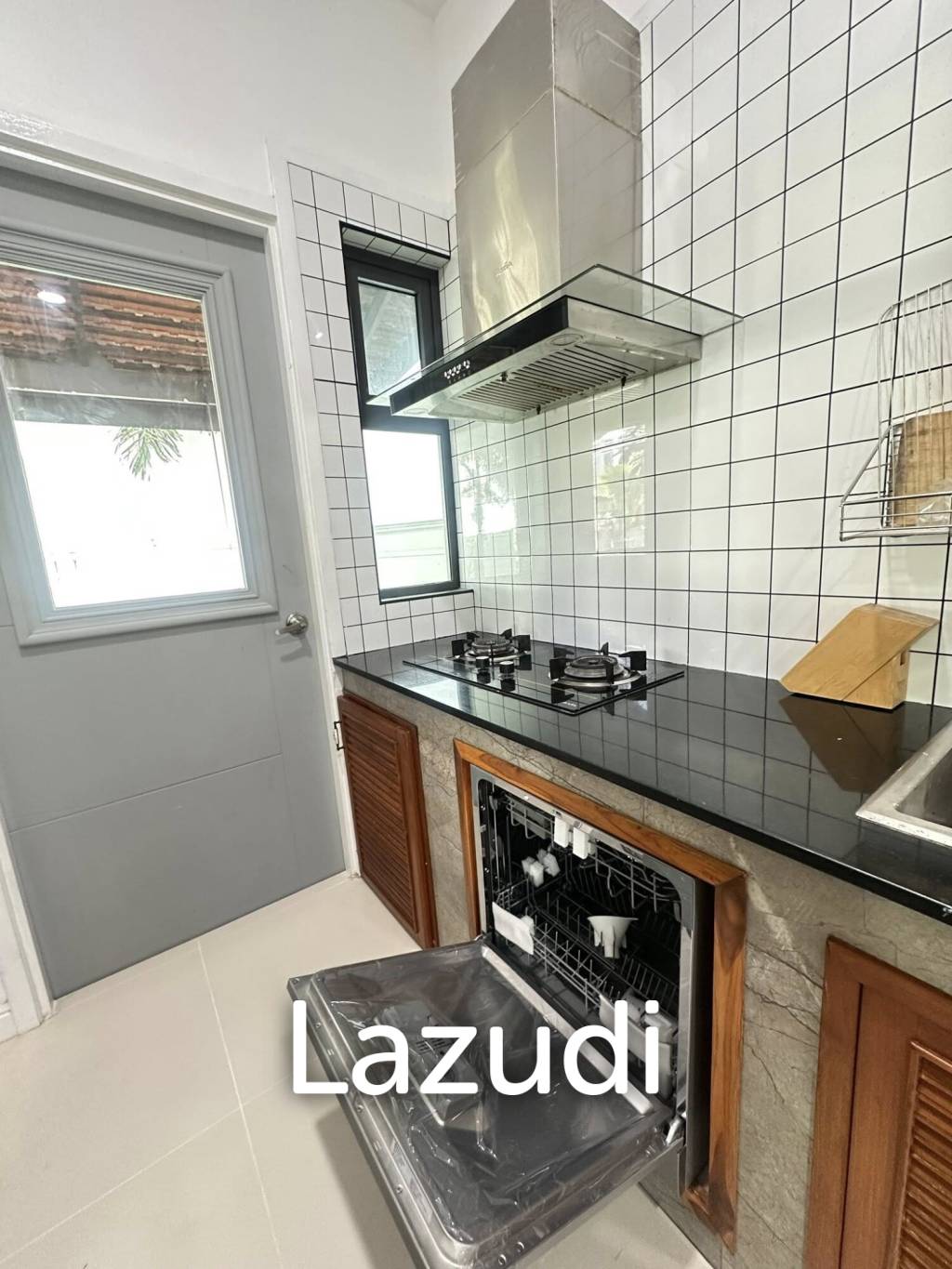 Modern Two-Storey Pool Villa with Private Garden for Rent near IKEA Phuket