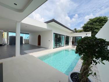 Brand-New Single-Storey Modern Villa for Rent in near Laguna