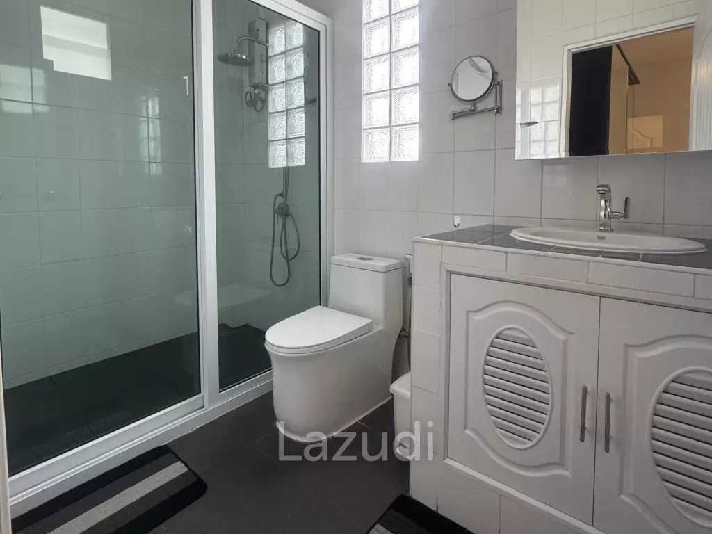 Tropical Garden Village Elegant 3 Bedroom Family Home, Renovated