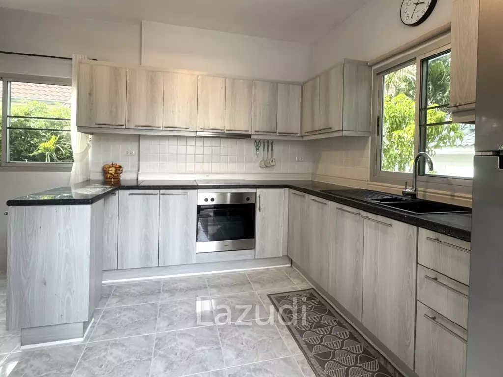 Tropical Garden Village Elegant 3 Bedroom Family Home, Renovated