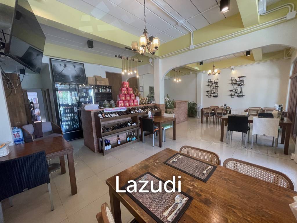 Restaurant / 30 seats / 9 tables