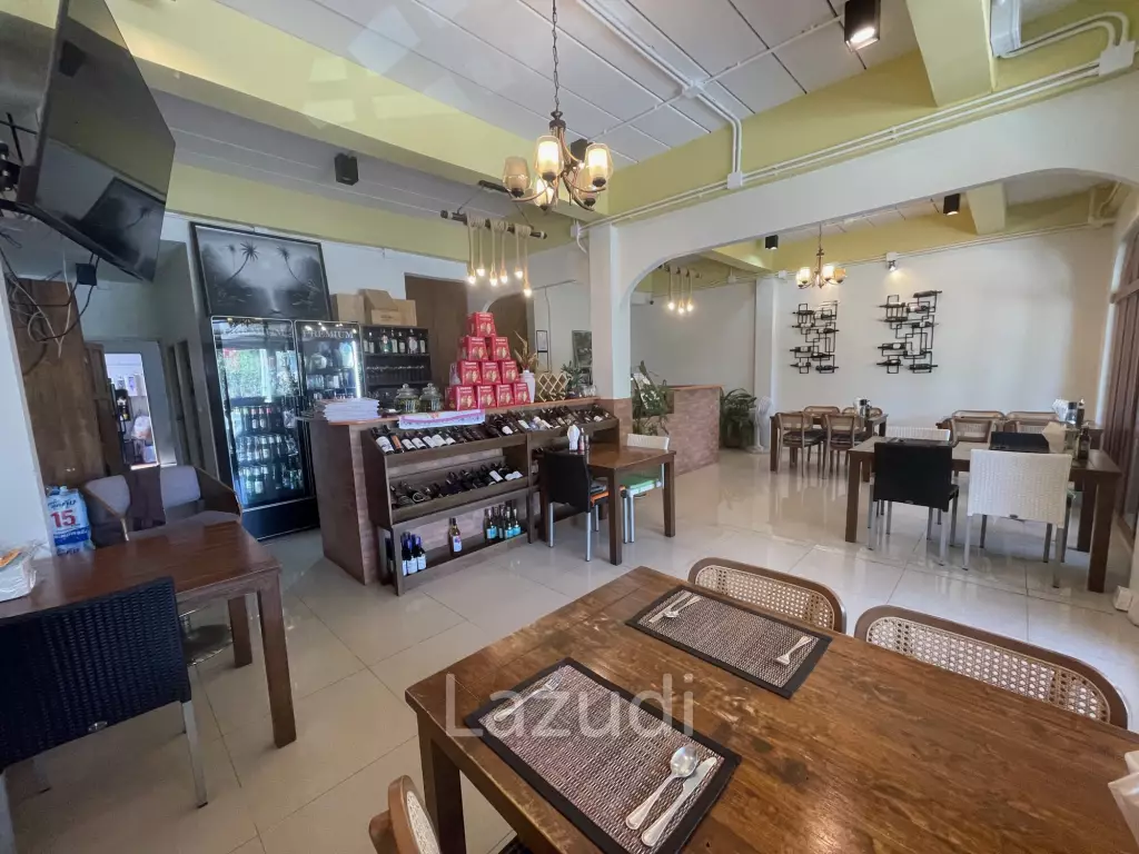 Restaurant / 30 seats / 9 tables