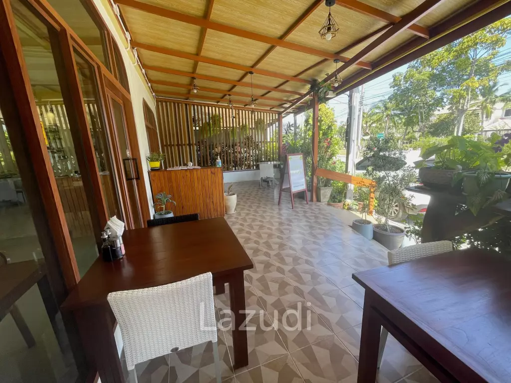 Restaurant / 30 seats / 9 tables
