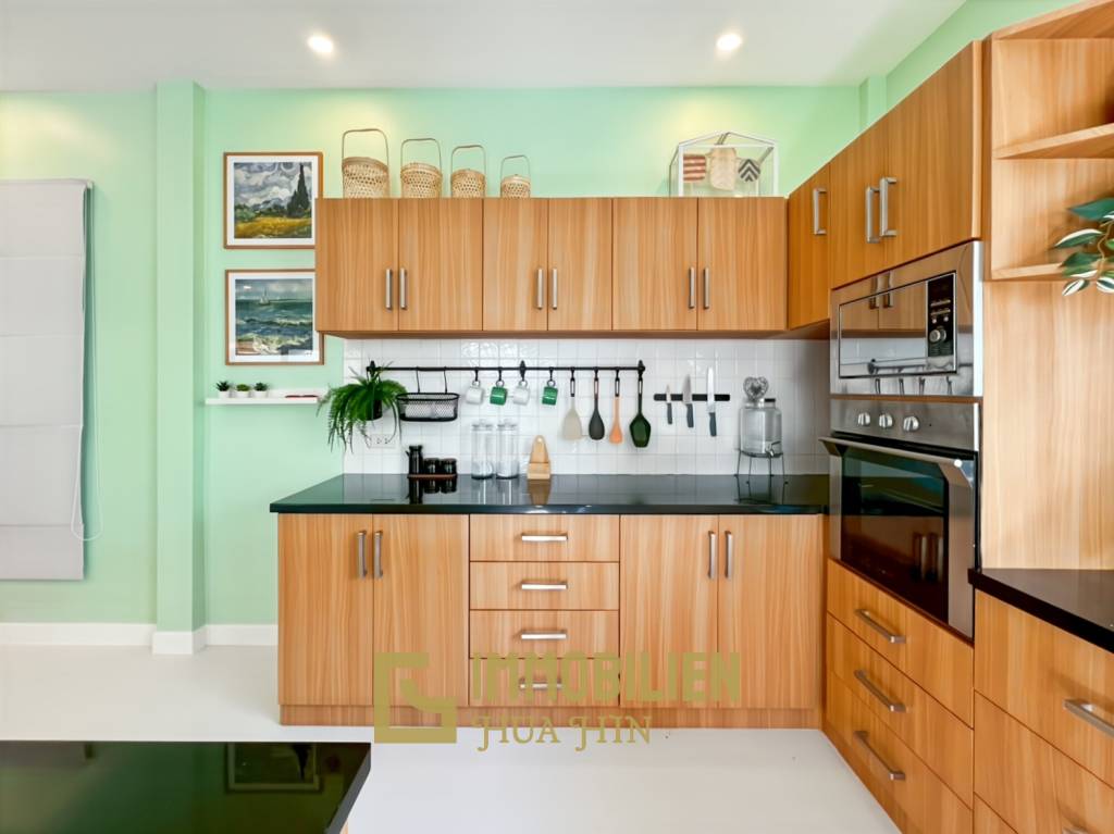 5-kW-Solaranlage / voll möbliert / 5 m x 10 m Überlauf Pool