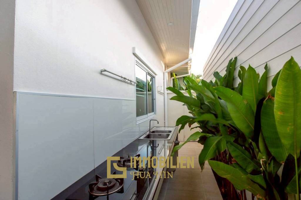 5-kW-Solaranlage / voll möbliert / 5 m x 10 m Überlauf Pool