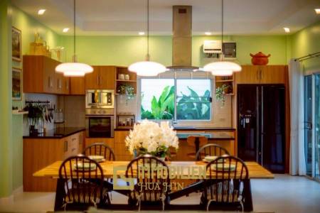 5-kW-Solaranlage / voll möbliert / 5 m x 10 m Überlauf Pool