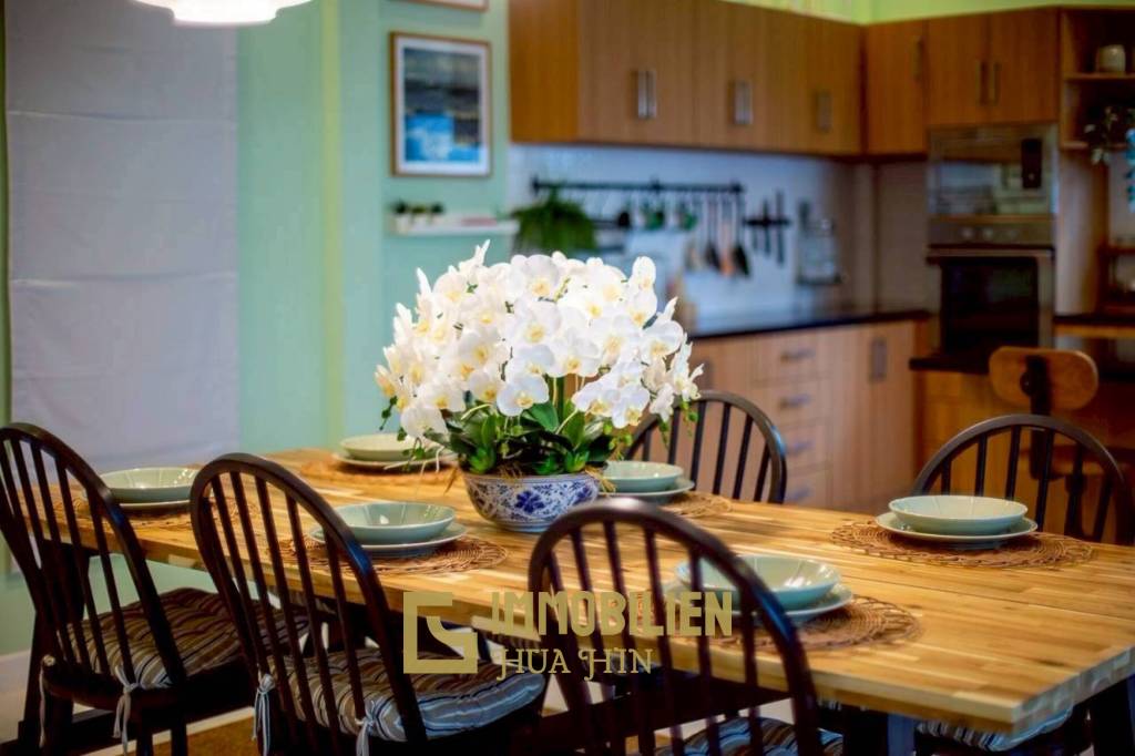 5-kW-Solaranlage / voll möbliert / 5 m x 10 m Überlauf Pool