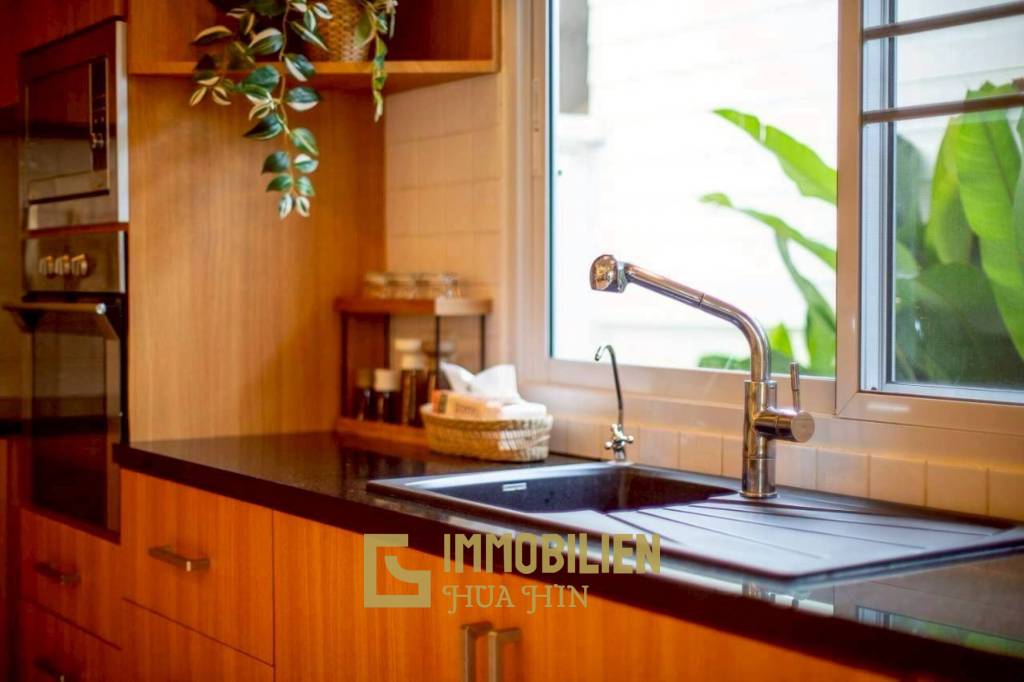 5-kW-Solaranlage / voll möbliert / 5 m x 10 m Überlauf Pool