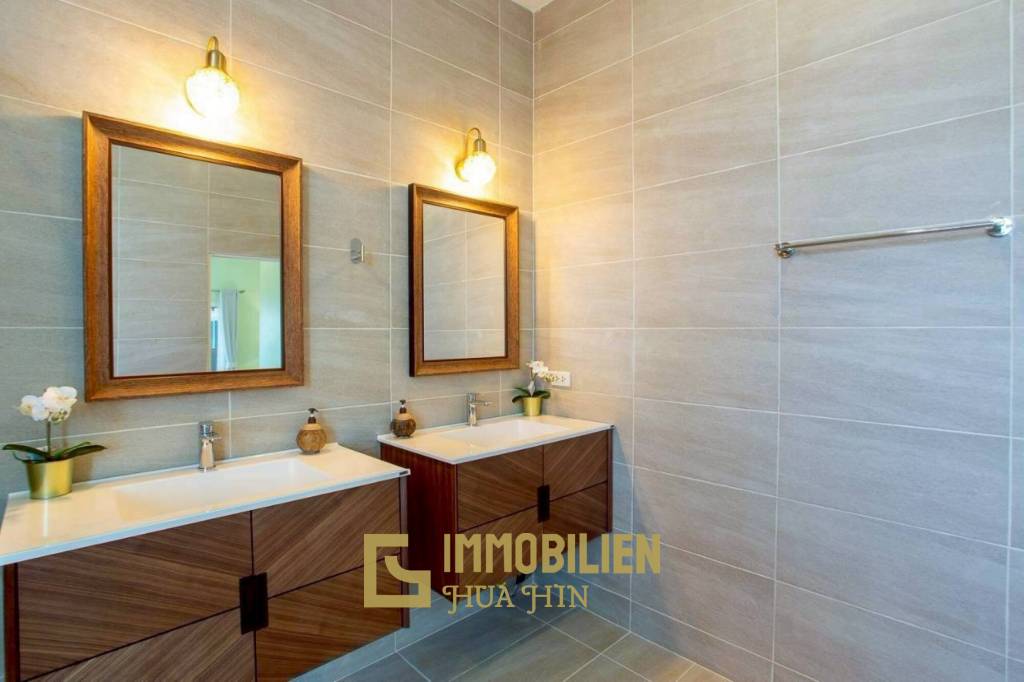 5-kW-Solaranlage / voll möbliert / 5 m x 10 m Überlauf Pool