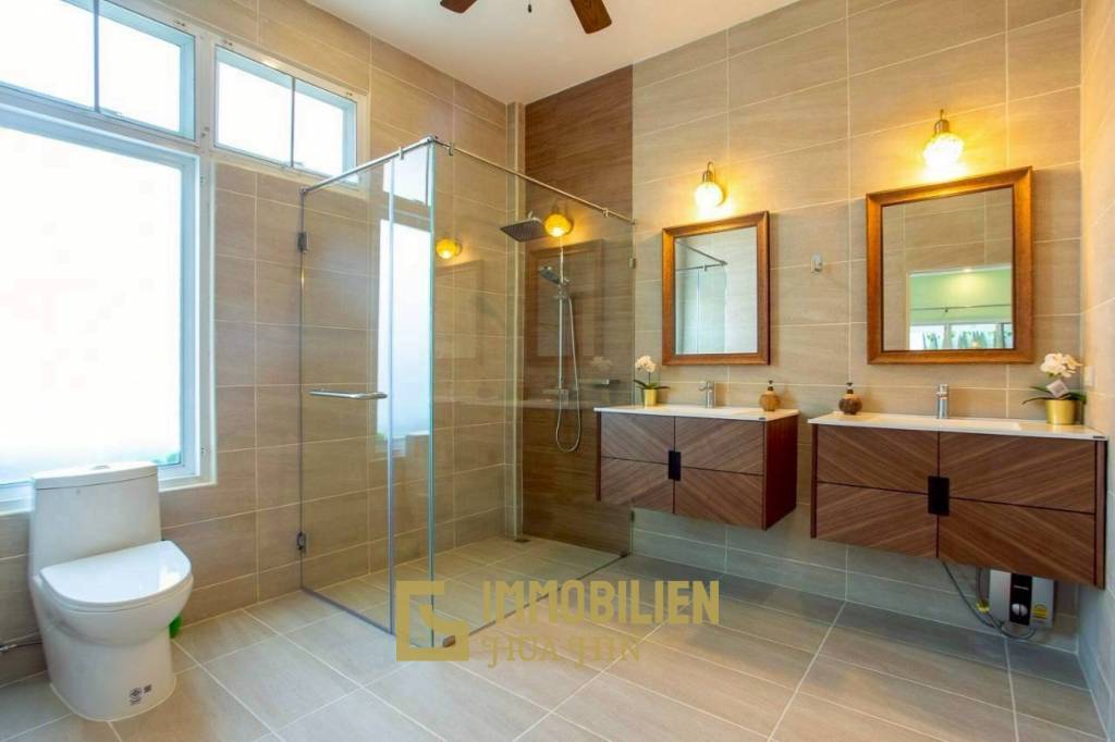 5-kW-Solaranlage / voll möbliert / 5 m x 10 m Überlauf Pool