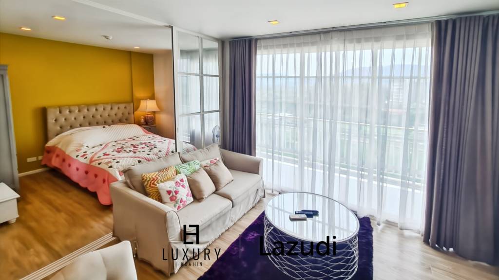 Surface habitable de 42 m² / 7e étage / grande piscine commune