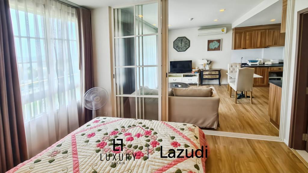 Surface habitable de 42 m² / 7e étage / grande piscine commune