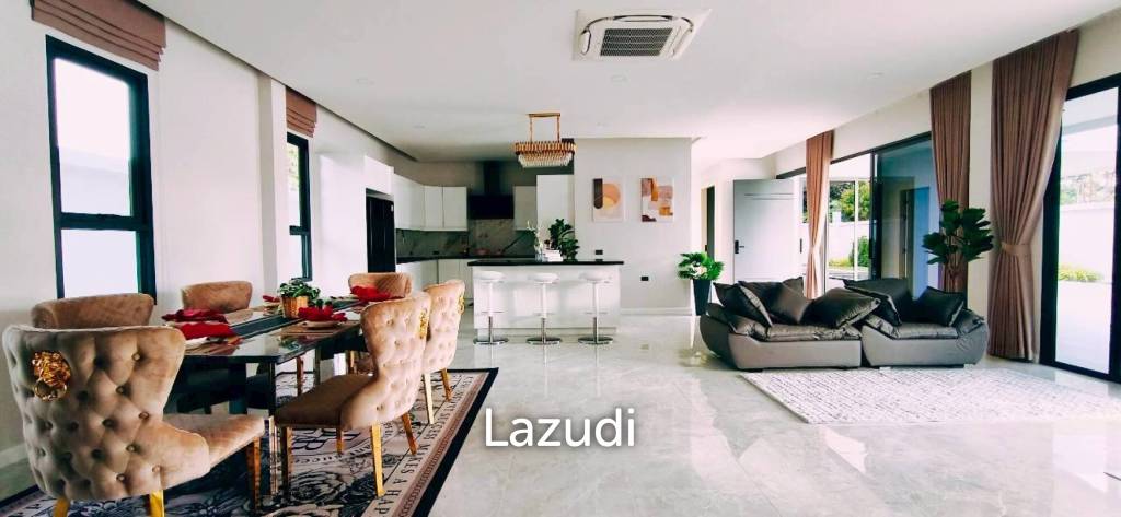 Newly Built Luxury Minimalist Pool Villa in Pattaya