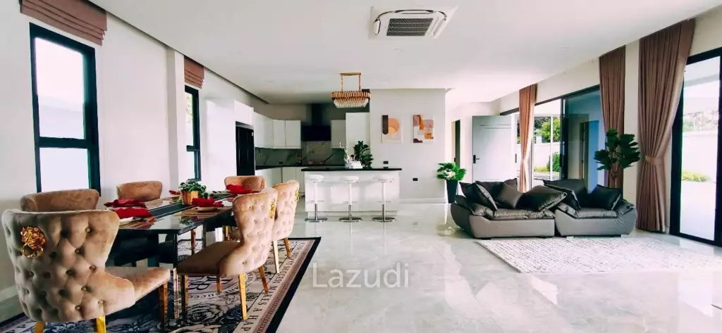 Newly Built Luxury Minimalist Pool Villa in Pattaya