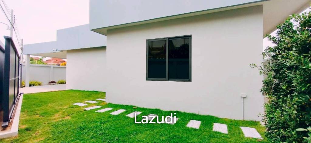 Newly Built Luxury Minimalist Pool Villa in Pattaya