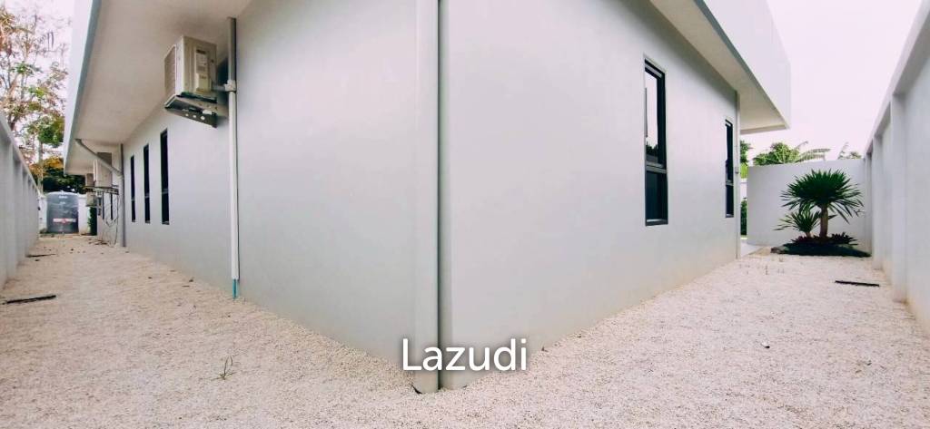 Newly Built Luxury Minimalist Pool Villa in Pattaya