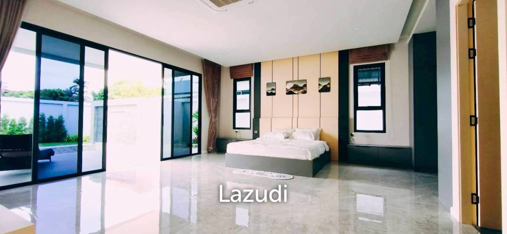 Newly Built Luxury Minimalist Pool Villa in Pattaya