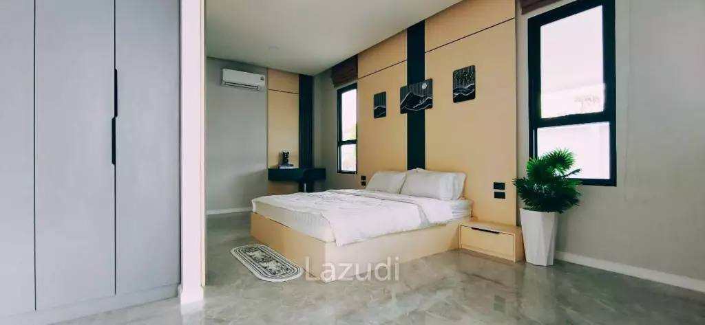 Newly Built Luxury Minimalist Pool Villa in Pattaya