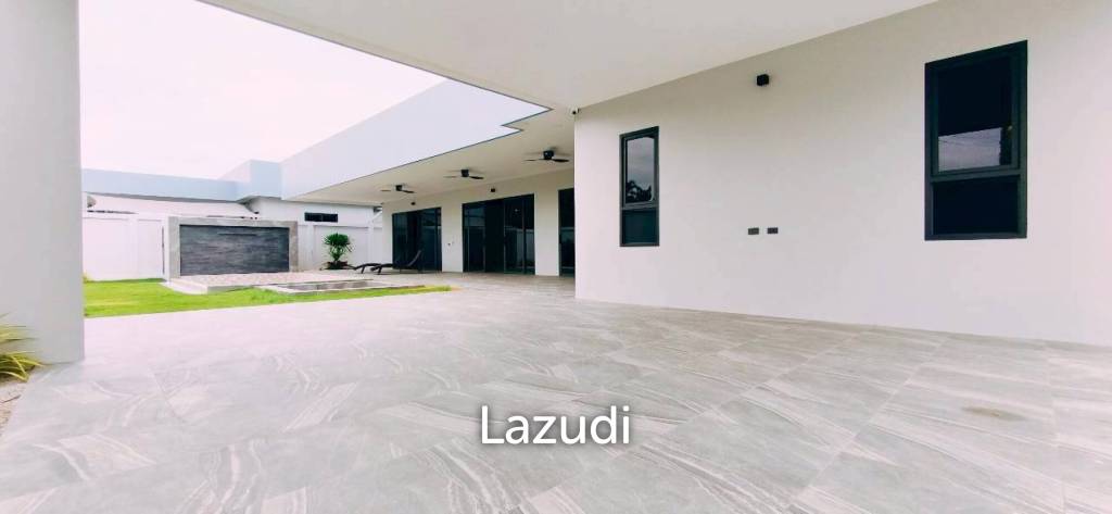 Newly Built Luxury Minimalist Pool Villa in Pattaya