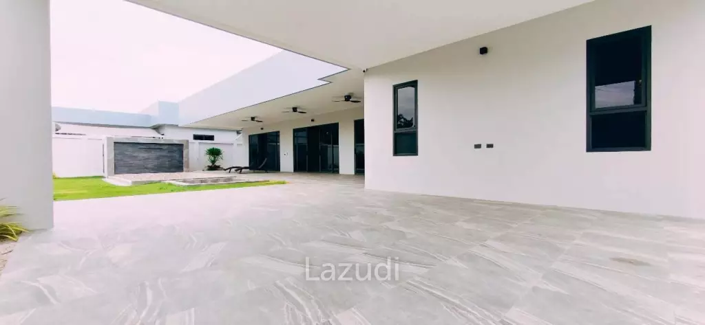 Newly Built Luxury Minimalist Pool Villa in Pattaya