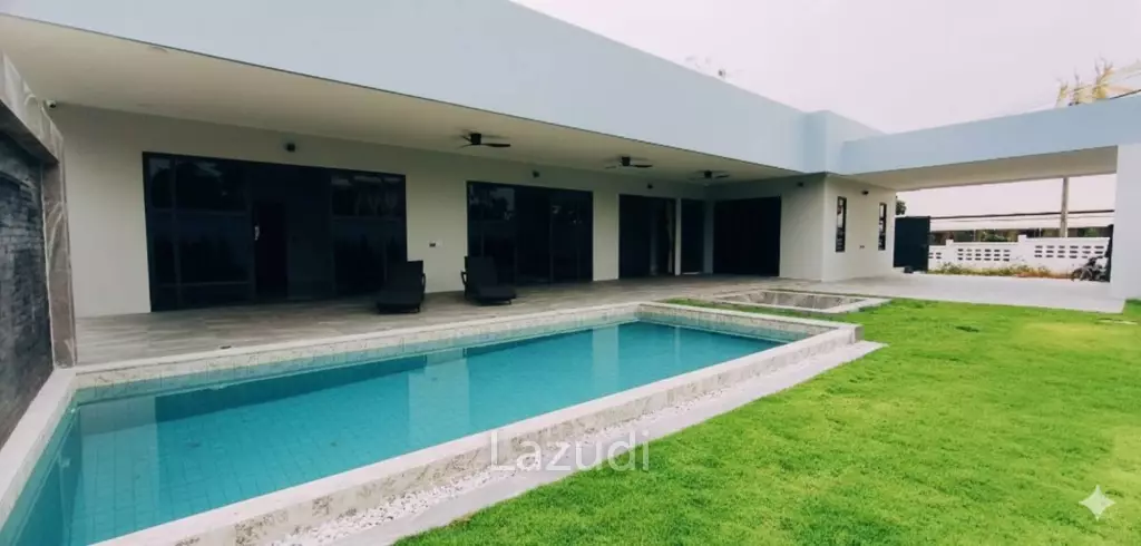 Newly Built Luxury Minimalist Pool Villa in Pattaya