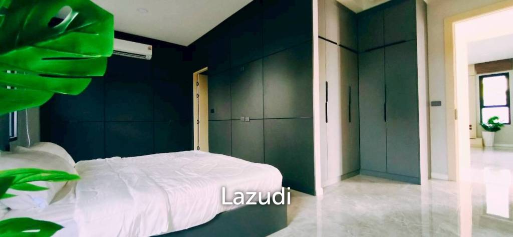Newly Built Luxury Minimalist Pool Villa in Pattaya