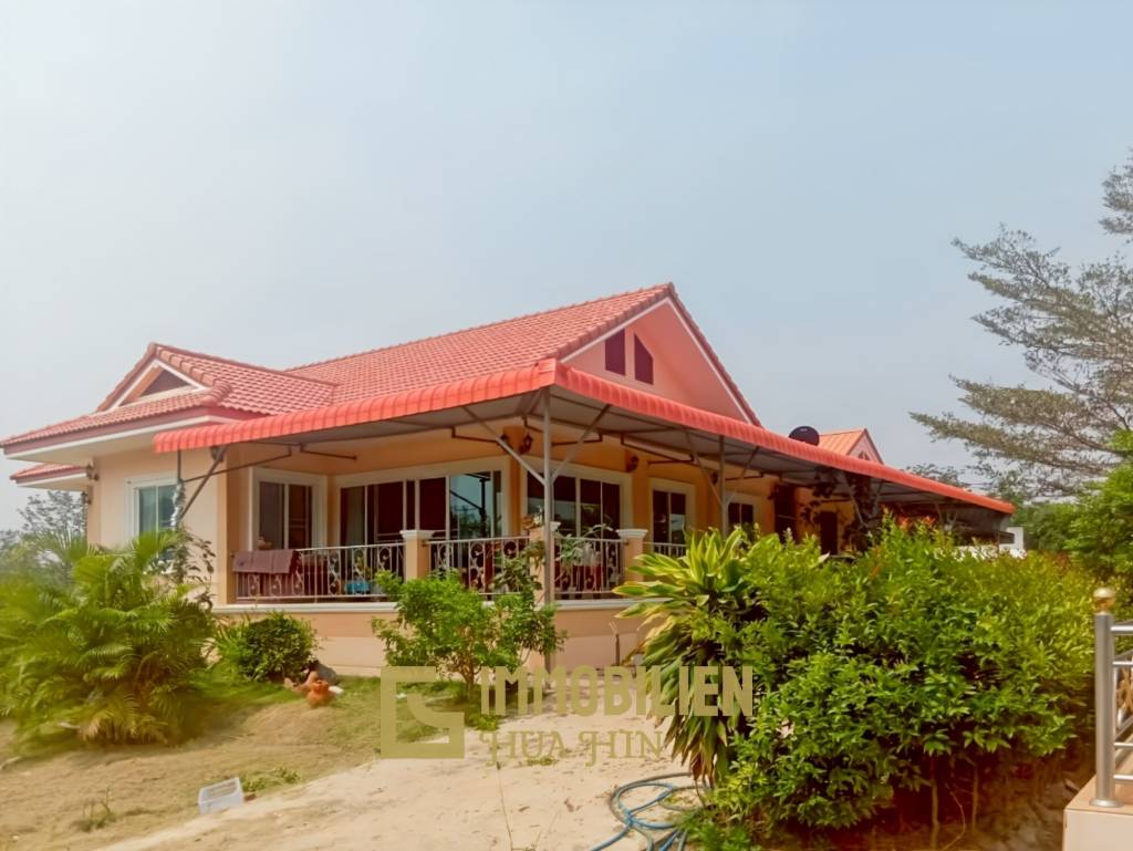 frei stehend / 5000 qm Grundstück / mehrere Gebäude