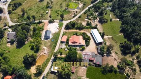 frei stehend / 5000 qm Grundstück / mehrere Gebäude