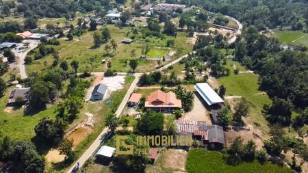 frei stehend / 5000 qm Grundstück / mehrere Gebäude