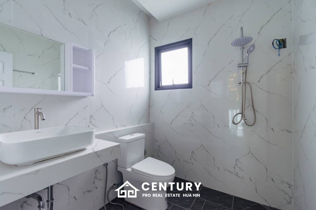 260 ตร.ม 3 เตียง 3 อาบน้ำ วิลล่า For ขาย