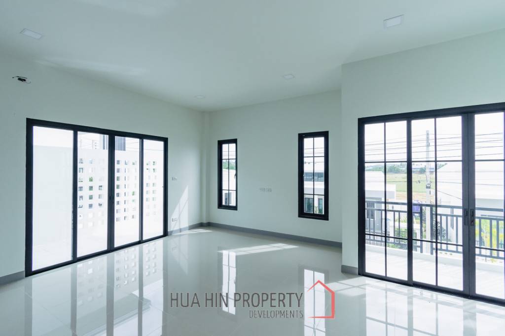New Modern 188 sqm 3-Bed Villa in Happy Home Hua Hin, Thap Tai