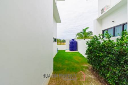 New Modern 188 sqm 3-Bed Villa in Happy Home Hua Hin, Thap Tai