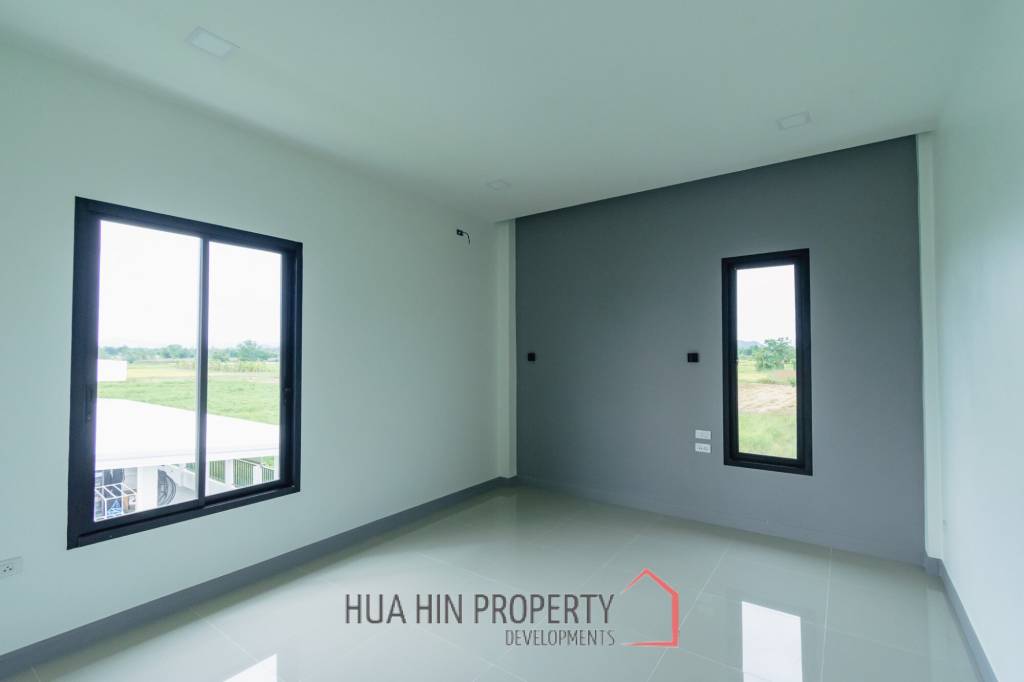 New Modern 188 sqm 3-Bed Villa in Happy Home Hua Hin, Thap Tai