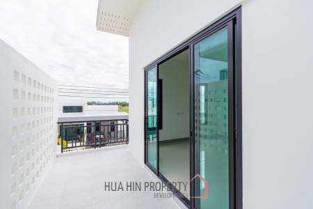 New Modern 188 sqm 3-Bed Villa in Happy Home Hua Hin, Thap Tai