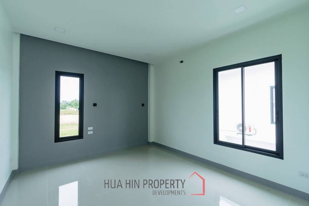 New Modern 188 sqm 3-Bed Villa in Happy Home Hua Hin, Thap Tai