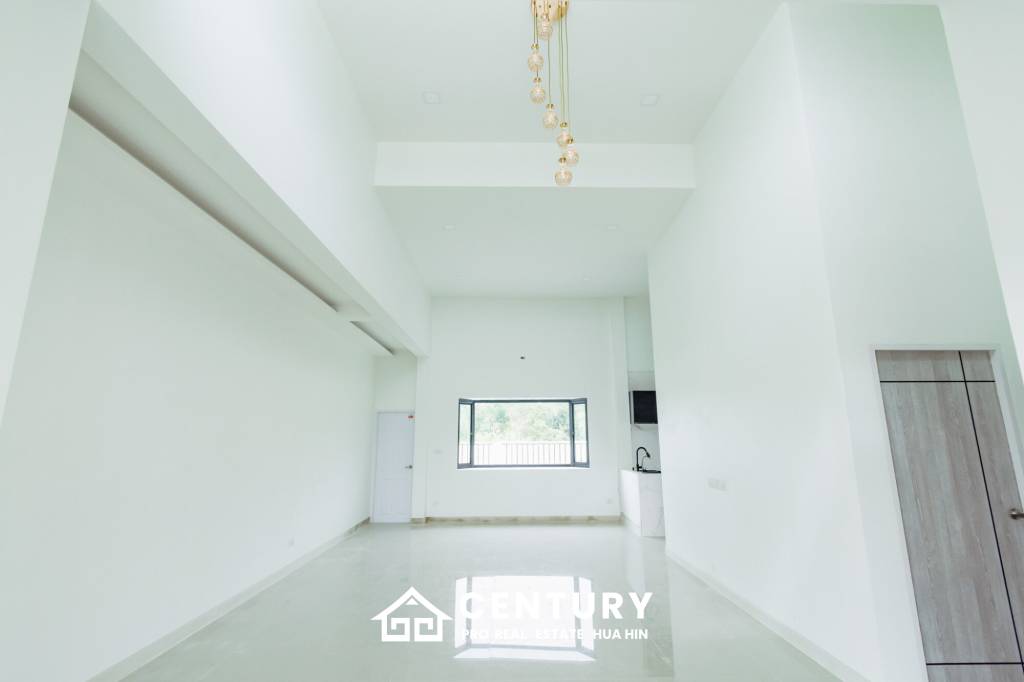 644 ตร.ม 3 เตียง 3 อาบน้ำ วิลล่า For ขาย