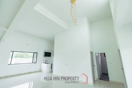 Modern 220 sqm Villa with Garden in Thap Tai Hua Hin