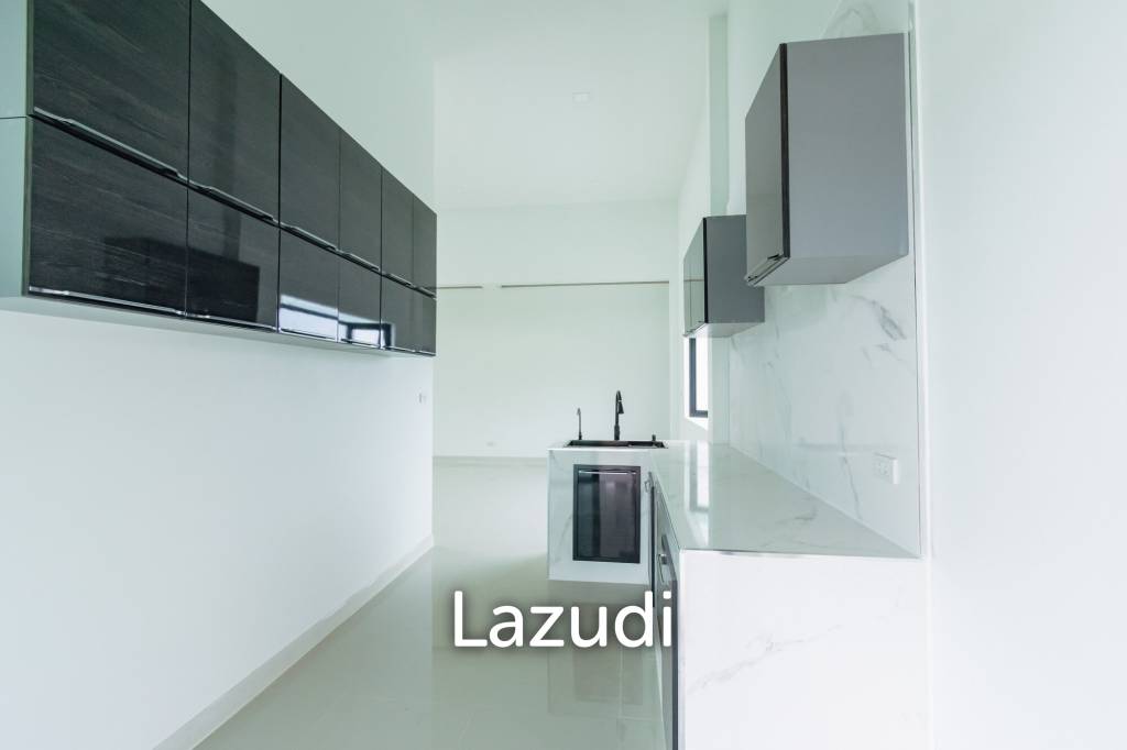 Modern 220 sqm Villa with Garden in Thap Tai Hua Hin