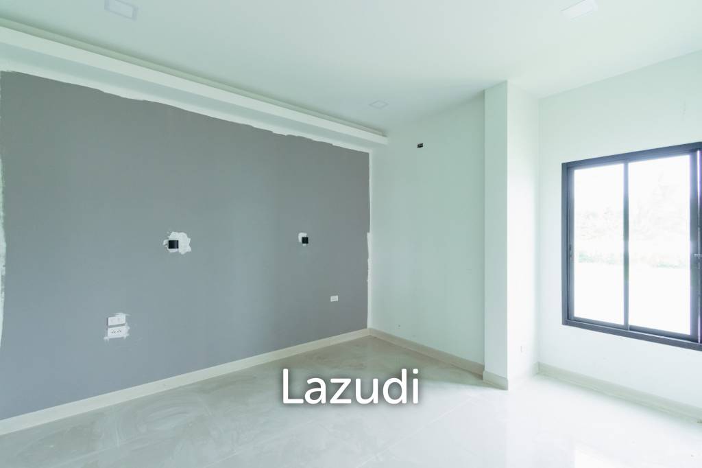 Modern 220 sqm Villa with Garden in Thap Tai Hua Hin